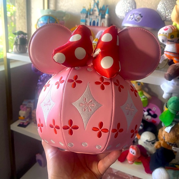 Loungefly Handbags - Stitch Shoppe by Loungefly Disney Minnie Valentine’s cross bag